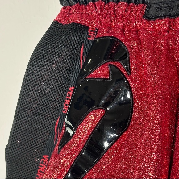 Venum Giant Foil Muay Thai Boxing Shorts - Red/Black L - Picture 4 of 8